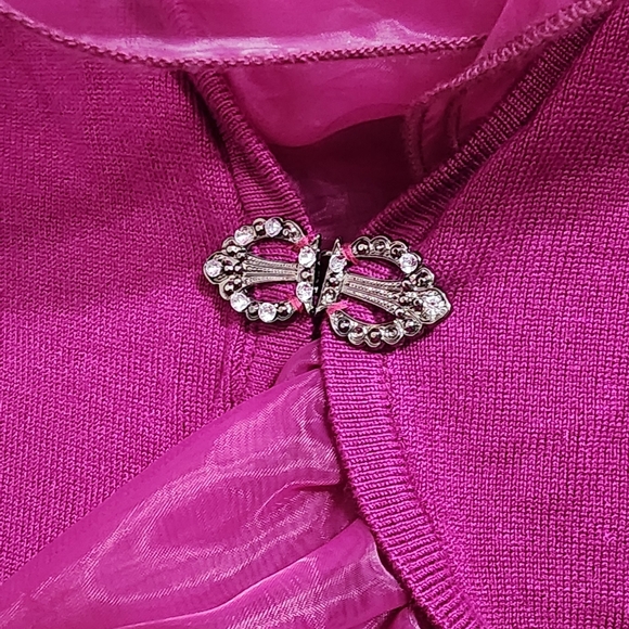 NWT Christina - PL -Magenta Organza Shrug with Clasp - Picture 3 of 3